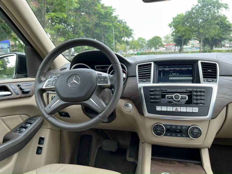 Mercedes-Benz GL350 model 2015 cũ Hồ Chí Minh 16