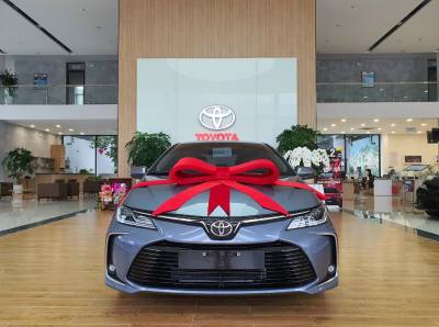 Toyota altis 1.8g - giảm 20tr tiền mặt, tặng 01 năm bảo hiểm thân vỏ, 10 triệu phụ kiện