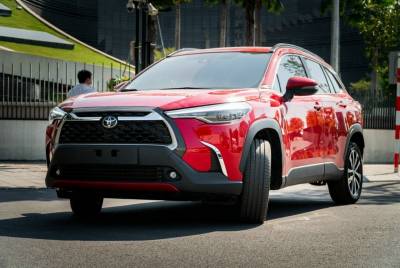 Toyota cross 1.8v - giảm 65 tiền mặt, tặng 01 năm bảo hiểm thân vỏ, 10 triệu phụ kiện
